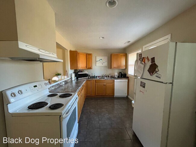 Foto del edificio - 4 br, 2 bath House - 1423 Hillcrest Drive