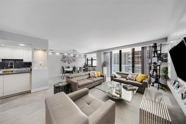 Foto del edificio - 9801 Collins Ave