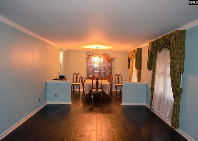 Foto del edificio - 1321 HardScrabble Rd
