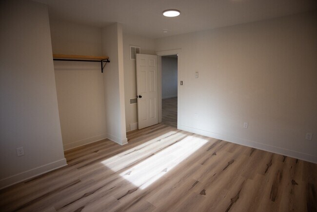 Foto del edificio - 5855 S View Rd