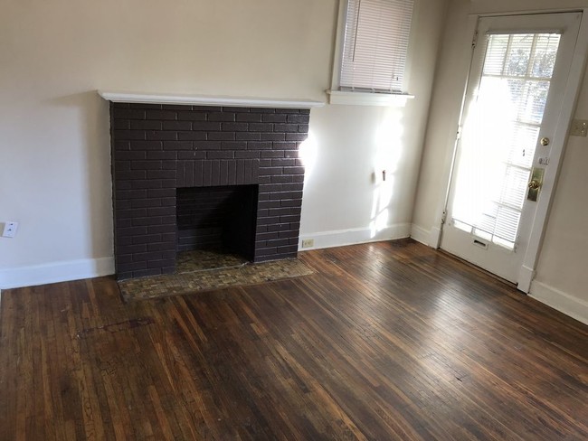Building Photo - 410 Radnor St