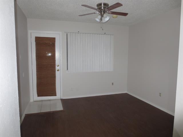 Foto del edificio - 1127 Cloudcrest Ct