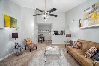 Interior Photo - Harbor Pointe