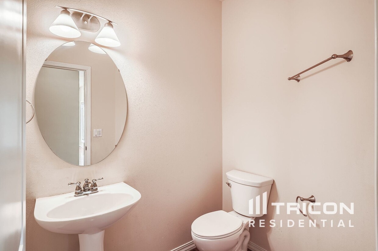 Foto principal - 7438 A St