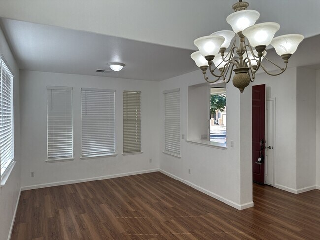 Foto del edificio - 91 W Recreo Ct