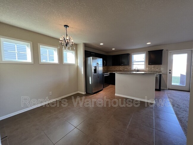 Building Photo - 9565 Red Sunset Ct