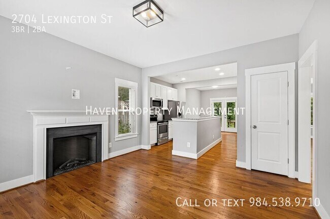 Foto del edificio - 2704 Lexington St