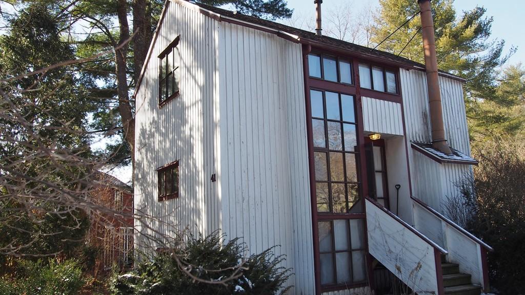 Primary Photo - 41 Pine Grove