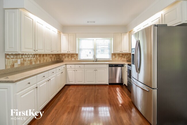 Foto del edificio - 401 Idlewild Dr