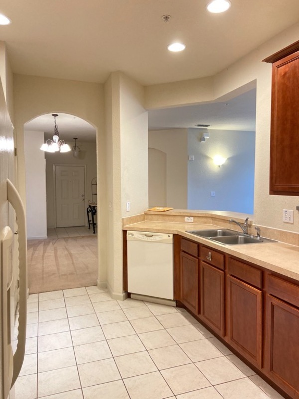 Foto del edificio - 3001 Laurel Park Ln
