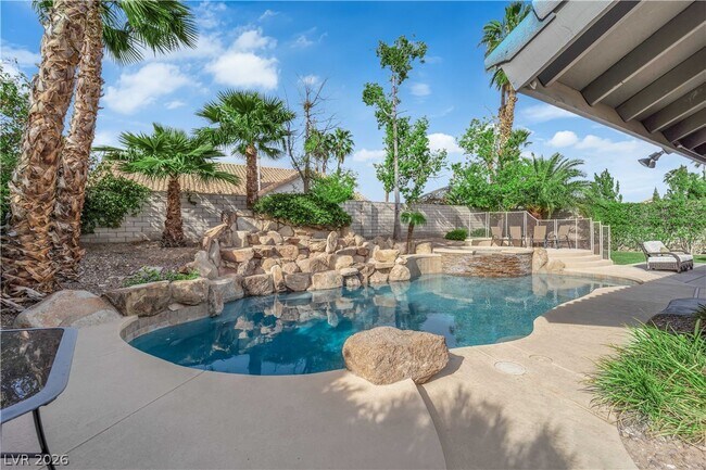 Foto del edificio - 9508 Cape Sable Ln