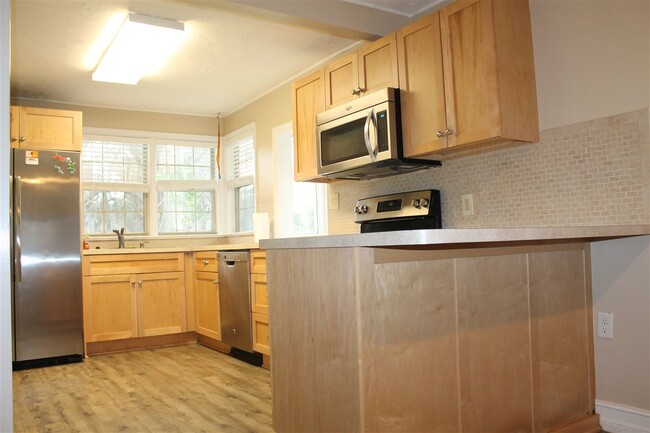 Building Photo - 46 Dolphin Dr