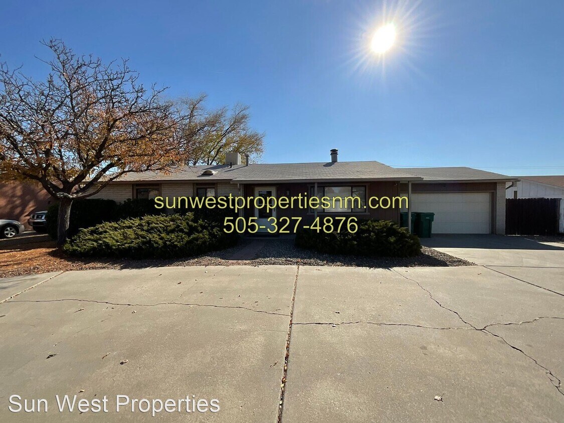 Foto principal - 3 br, 2 bath House - 1705 E. 30th