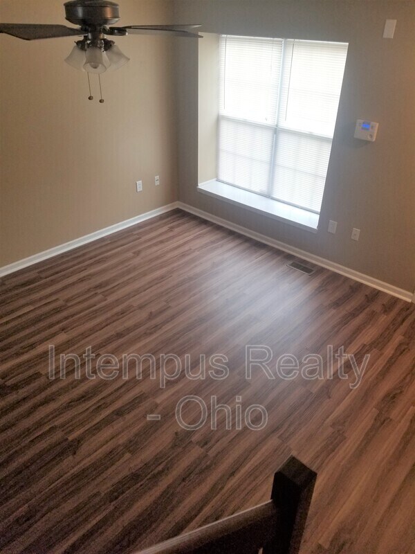 Foto del edificio - 3869 Dowitcher Ln