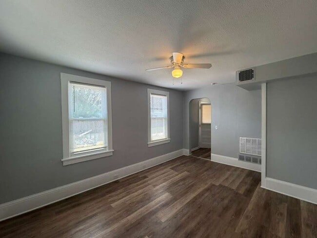 Building Photo - 3130 W 33rd St