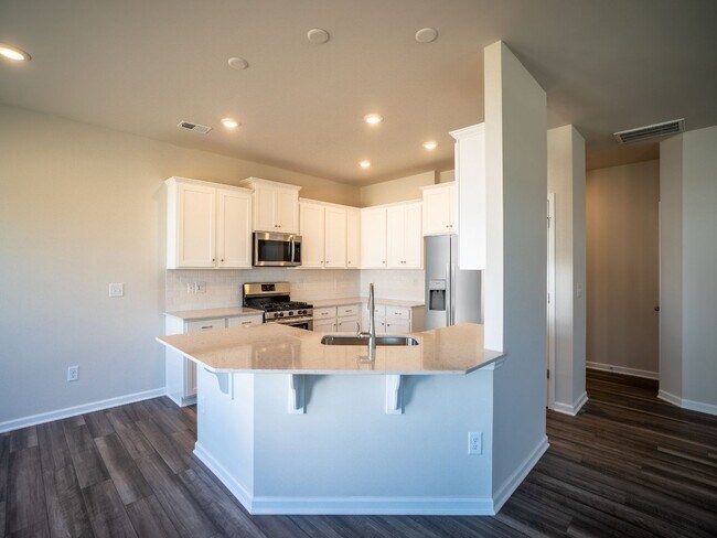 Building Photo - Stunning New Smart Home Palisades Area!