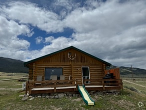 Building Photo - 39 H Ln
