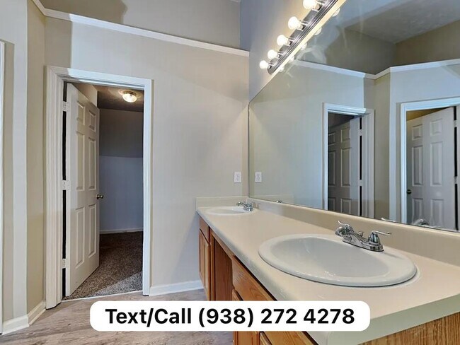 Building Photo - 6257 Selborn Dr SW