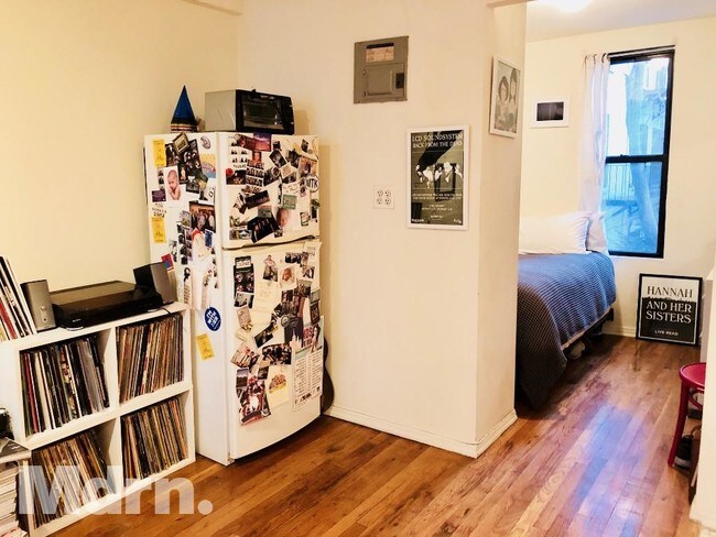 Foto del edificio - 440 E 9th St