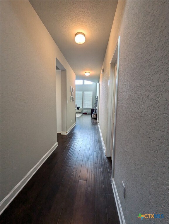 Foto del edificio - 892 Maple Dr