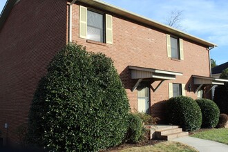 Building Photo - 83 Eastgate Cir