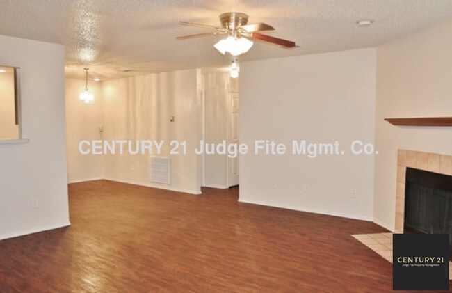 Building Photo - Cozy 3/2/2 duplex in Duncanville For Rent!