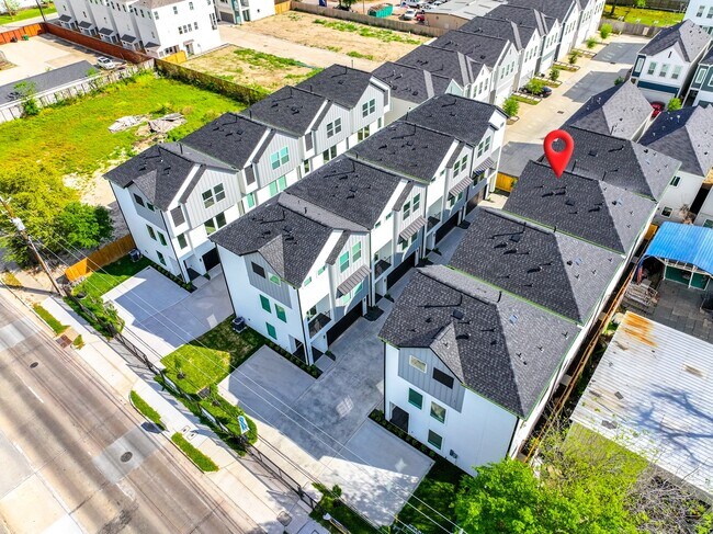 Foto del edificio - 7735 Hammerly Blvd