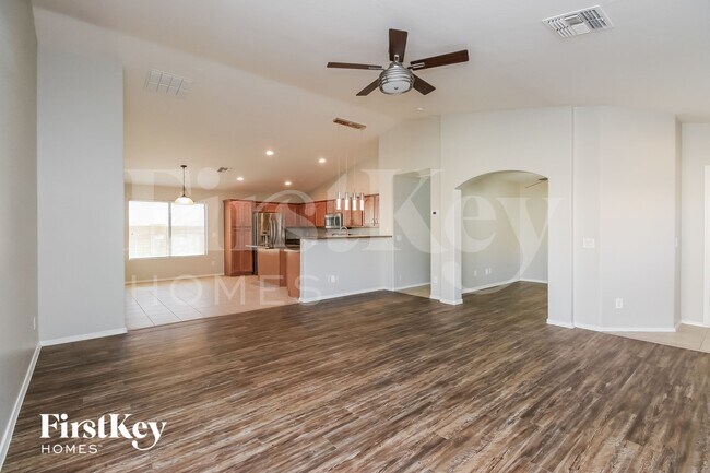 Foto del edificio - 480 W Dexter Way