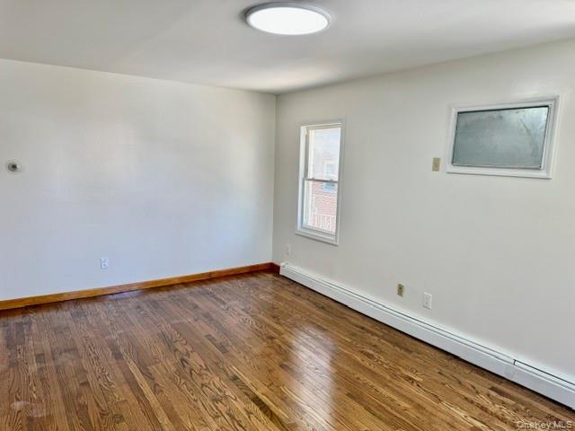 Foto del edificio - 246-14 61st Ave