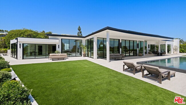 Foto del edificio - 365 Trousdale Pl