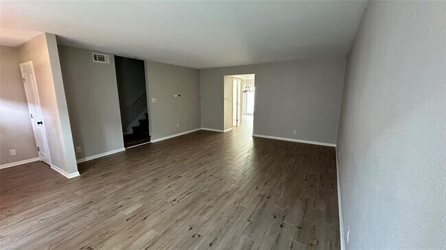 Foto del edificio - 407 Bendwood Dr