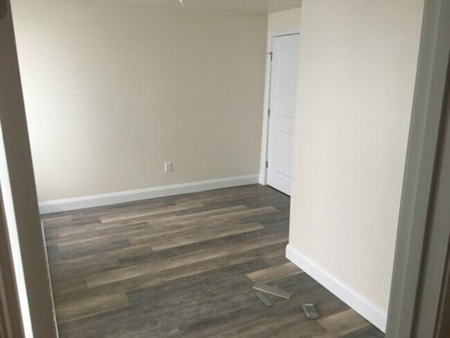 Foto del edificio - 323-325 College Street, Unit 10