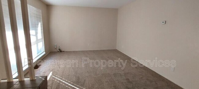 Foto del edificio - 9005 Fashion Dr
