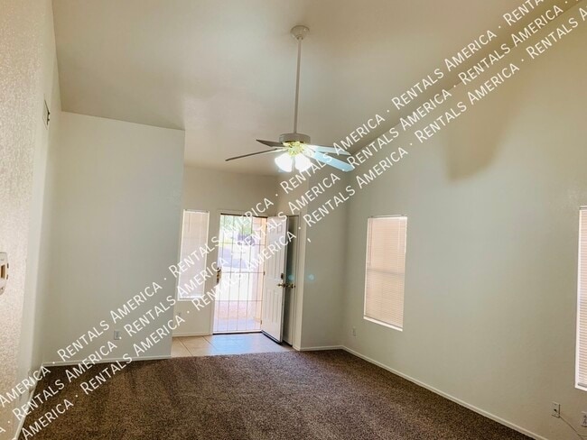 Foto del edificio - 7450 W Eva St