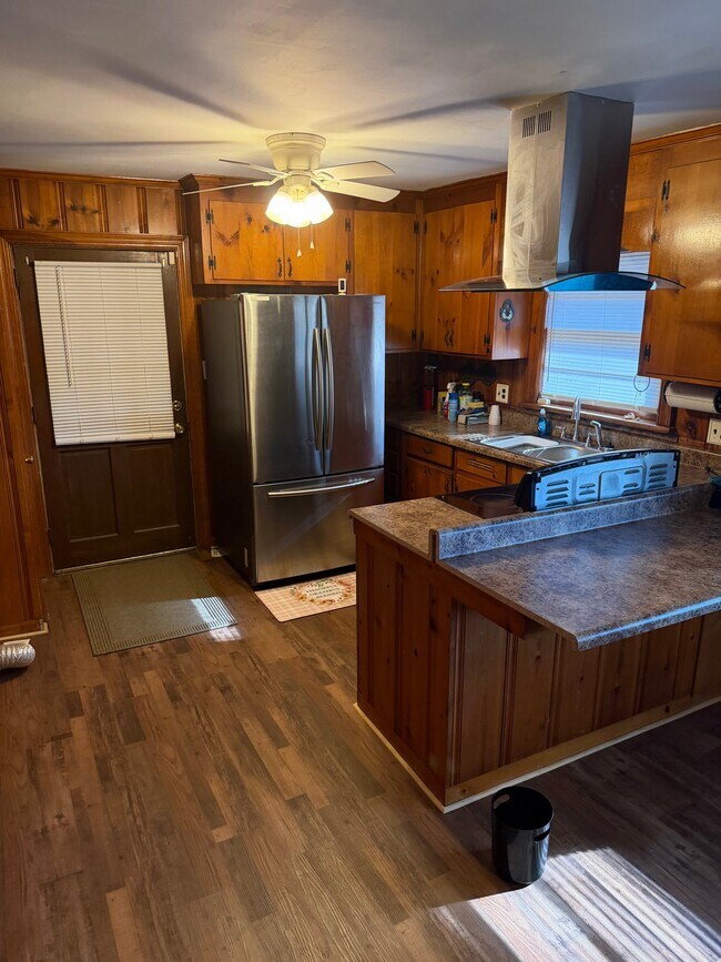 Foto del edificio - 109 Crestview Rd