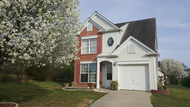 Building Photo - 10820 Rumson Ct