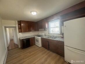 Building Photo - 908 Livingston Ave