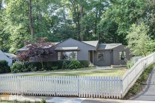 Foto del edificio - 496 Overbrook Dr NW
