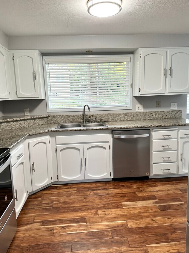 4308 Botticelli Unit 10, Lake Oswego, OR 97035 Condo for Rent in Lake