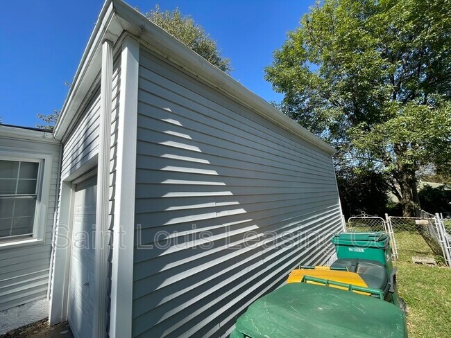 Building Photo - 1205 Nectar Dr