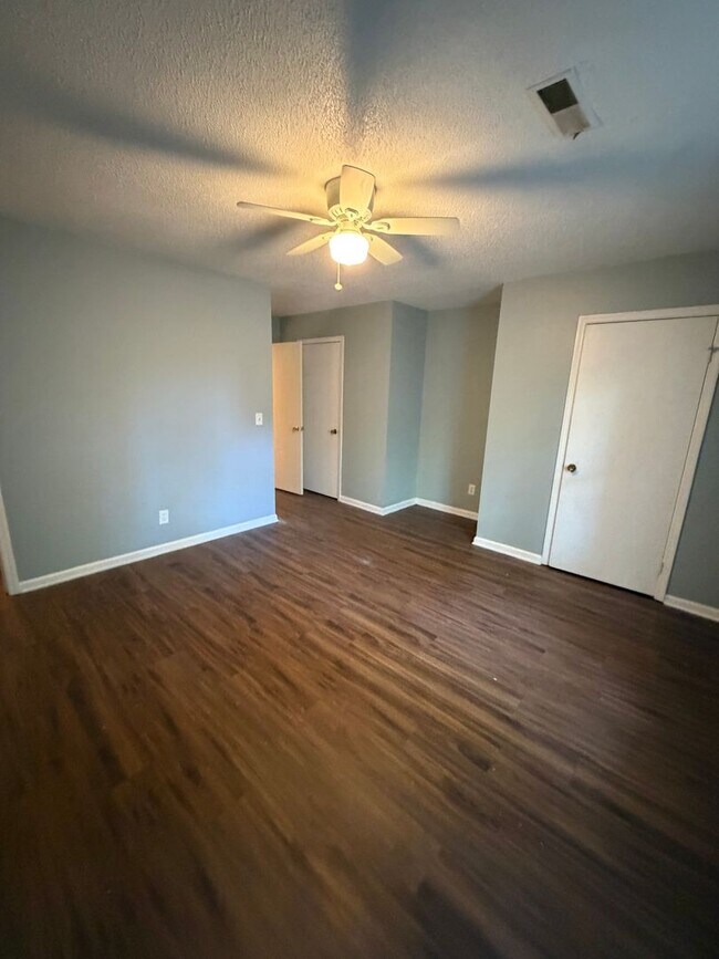 Foto del edificio - 232 Miami St