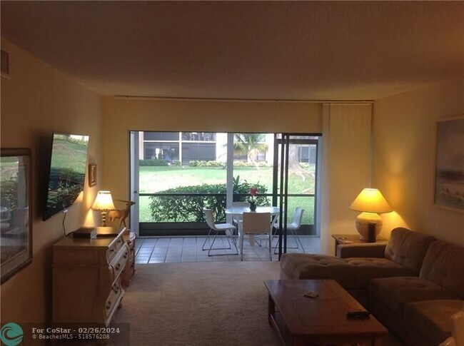 Foto del edificio - 2265 SW 15th St