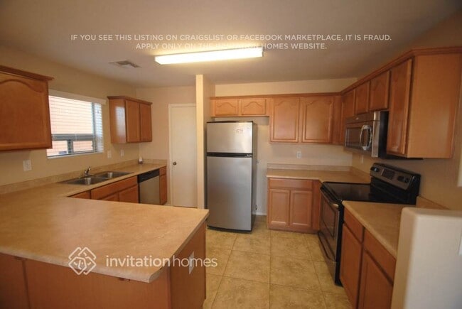 Building Photo - 37611 N Dena Dr