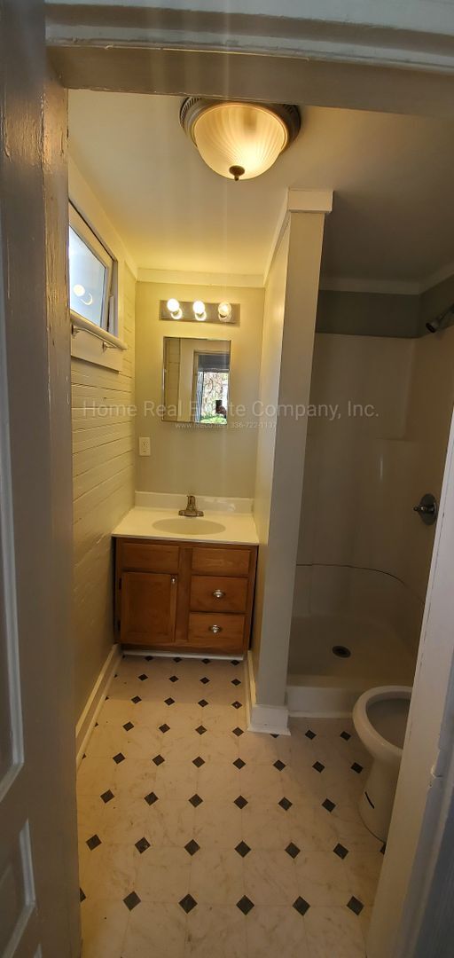Photo - 412 W. First Street Apt B