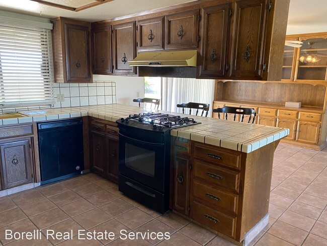Building Photo - 4 br, 2 bath House - 16411 Cozzi Ave