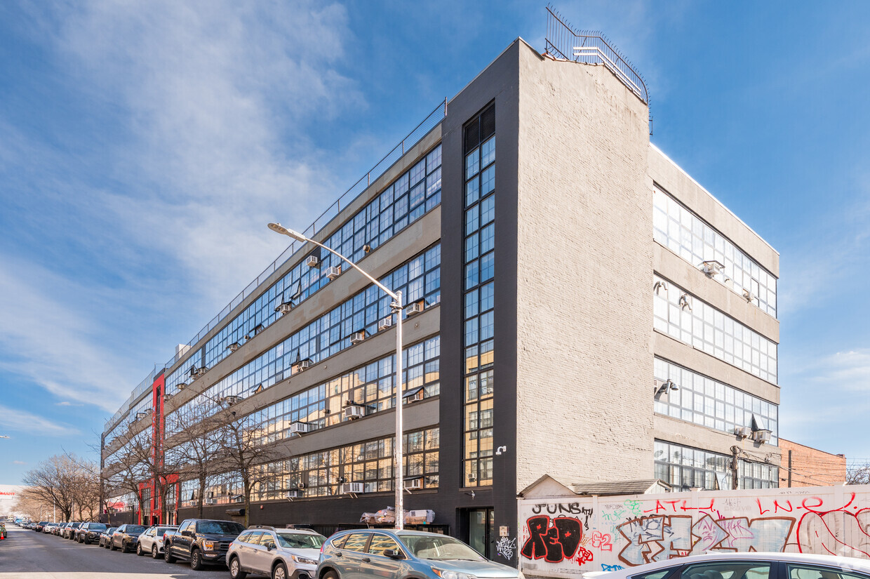Building Photo - 248 McKibbin St