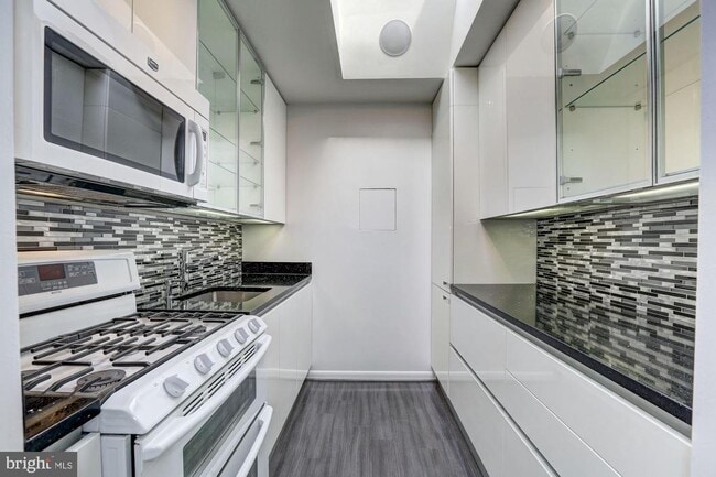 Foto del edificio - 2711 Ordway St NW