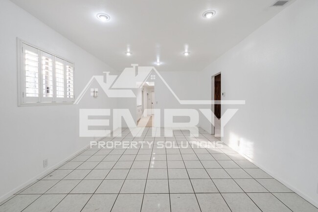 Foto del edificio - 6221 Fishburn Ave