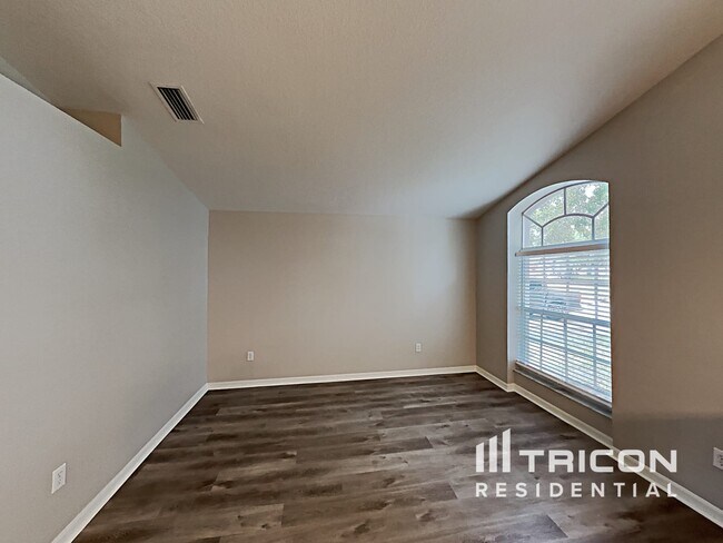 Foto del edificio - 11242 Lake Lanier Dr