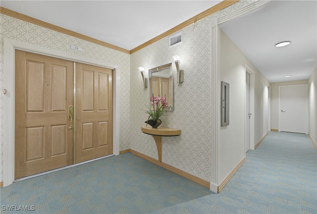 Foto principal - 7515 Pelican Bay Blvd
